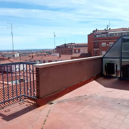 Couette-café Acogedora Privada En Piso Familiar Con Bano Compartido Salamanque