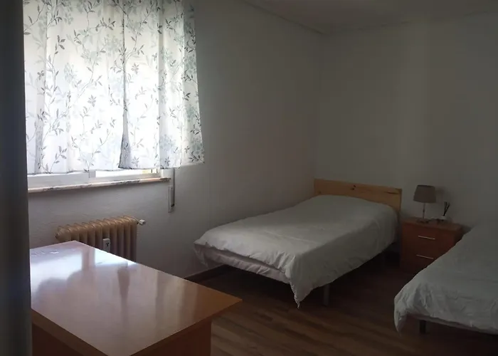 Acogedora Privada En Piso Familiar Con Bano Compartido Couette-café