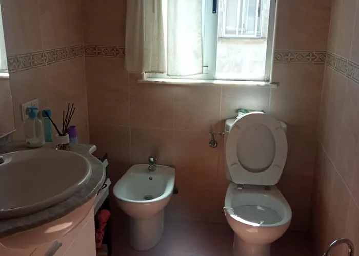 Acogedora Privada En Piso Familiar Con Bano Compartido 住宿加早餐酒店