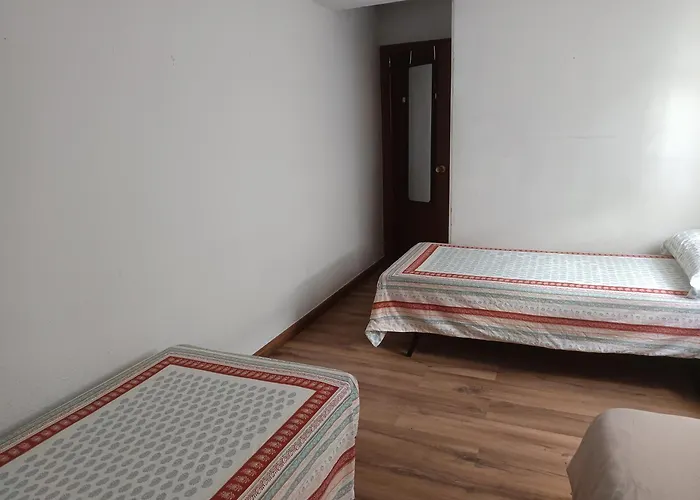 Acogedora Privada En Piso Familiar Con Bano Compartido 住宿加早餐酒店