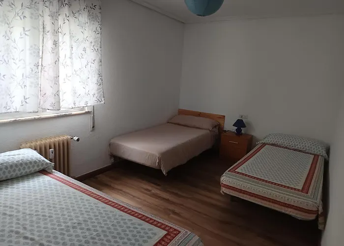 Acogedora Privada En Piso Familiar Con Bano Compartido 住宿加早餐酒店 萨拉曼卡